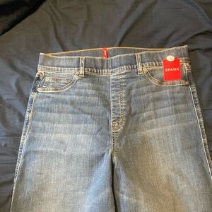 SPANXshape™ EveryWear
Seamed-Front Wide Leg Jeans
Vintage Indigo / Tall / XL